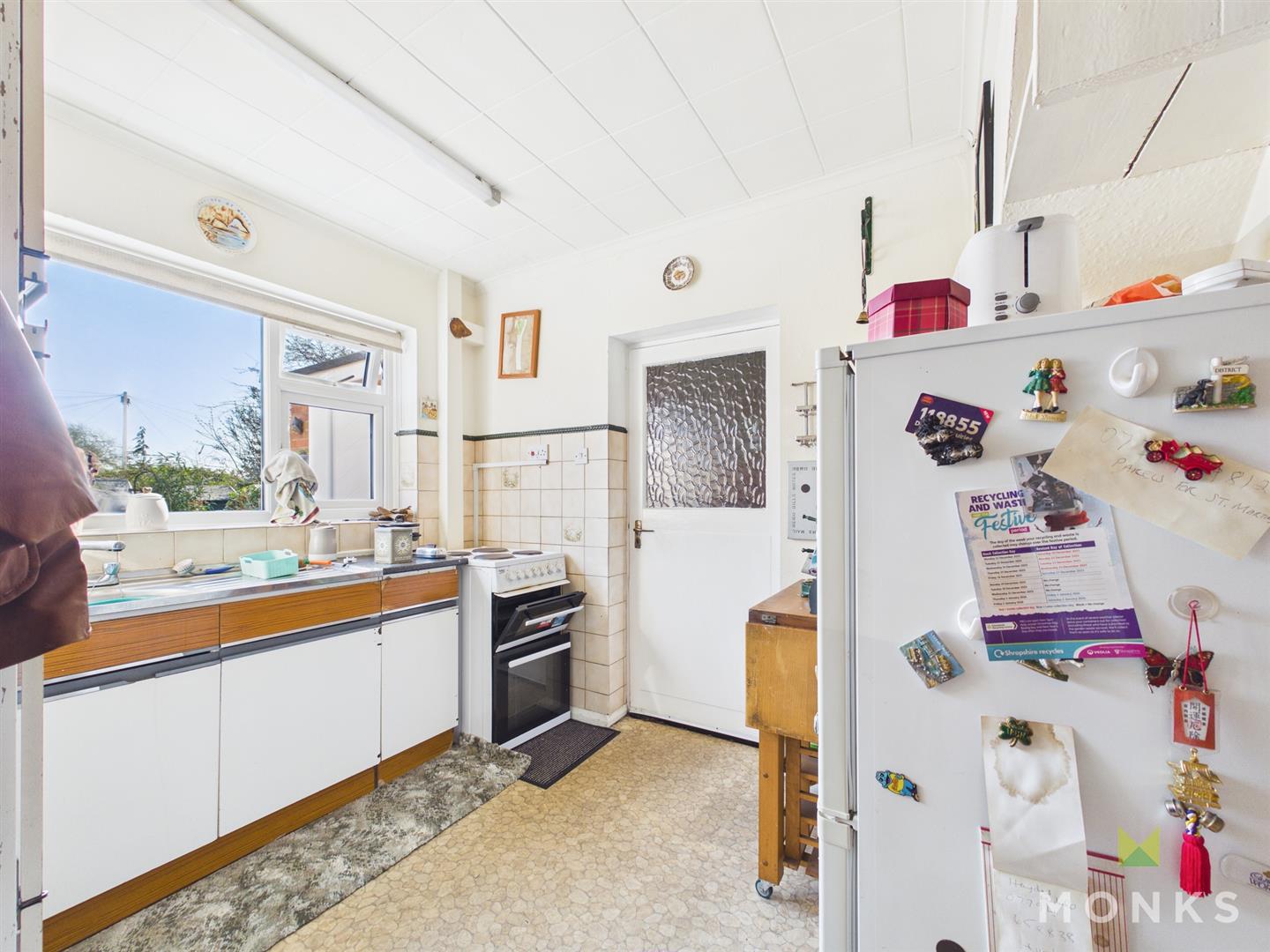 43 Oak Drive, Oswestry, SY11 2RX For Sale